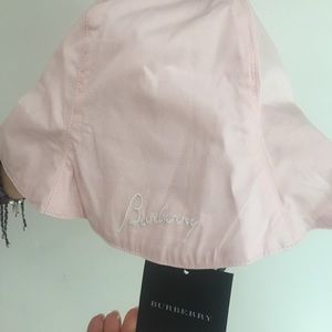 Burberry pink baby hat